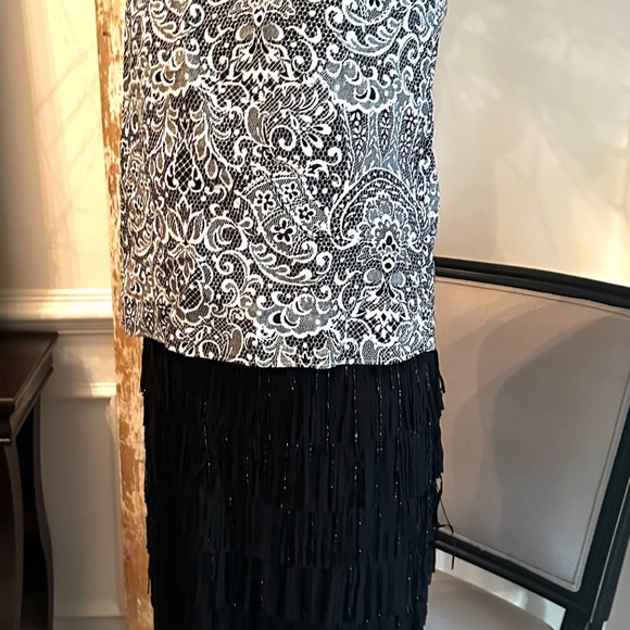 Chico's Black Label women's Black Beaded Fringe Pencil Skirt Size: 0 NWT - Picture 2 of 9